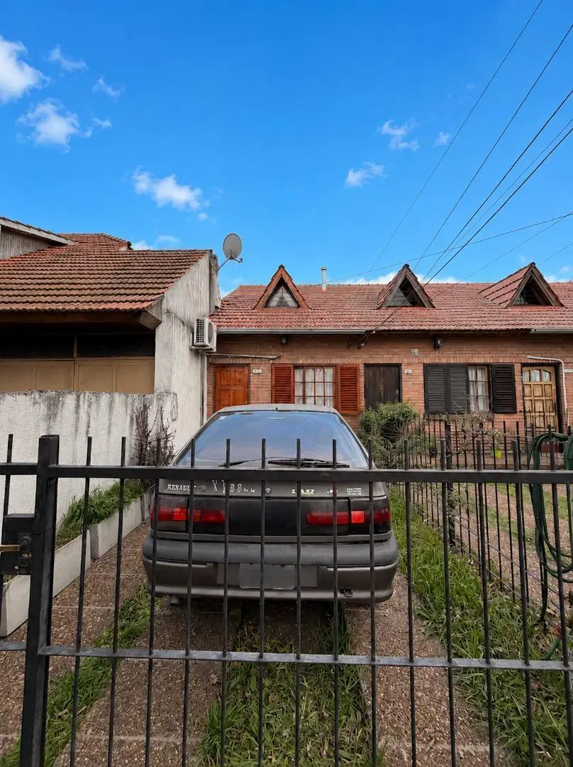 PH en venta de 3 ambientes Castelar Norte 1