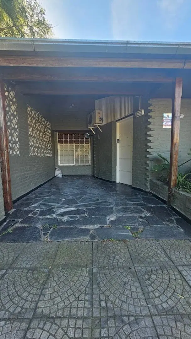 Hermosa Casa de estilo 4 ambientes en venta Castelar Norte 4