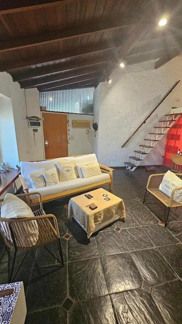 Hermosa Casa de estilo 4 ambientes en venta Castelar Norte 5