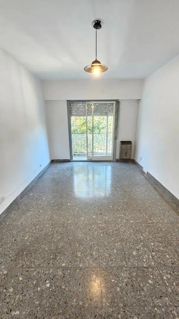 Castelar Norte departamento 3 ambientes en Alquiler 4