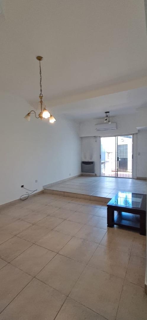 Foto de Casa 4 ambientes Castelar Sur, imagen 2