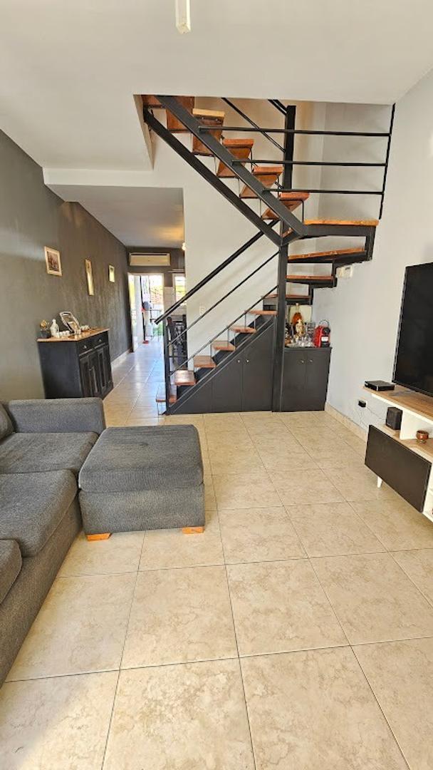 Foto de Dúplex 3 ambientes en alquiler Ituzaingó Norte, imagen 3