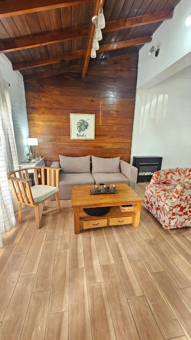 Foto de Chalet en venta 4 ambientes en Castelar Norte Apto Crédito, imagen 1