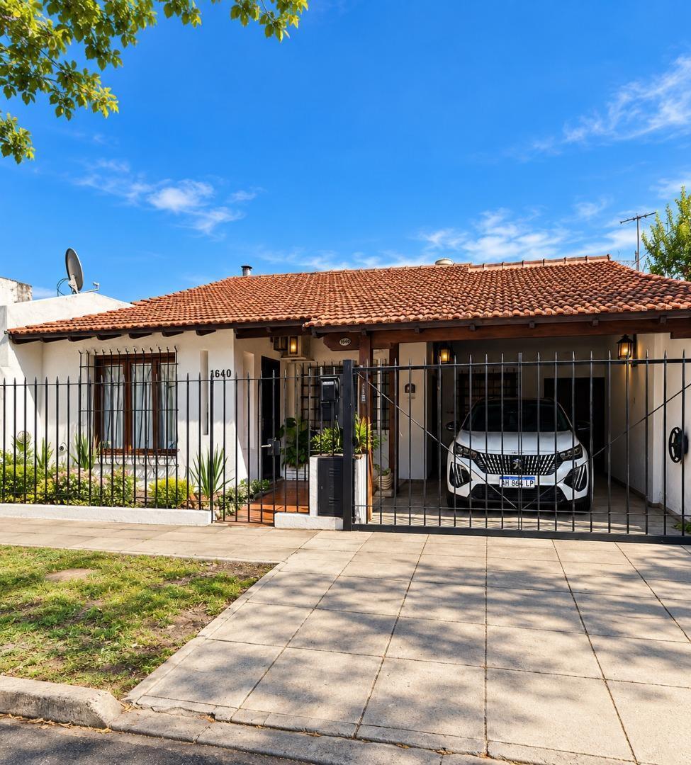 Foto de Chalet en venta 4 ambientes en Castelar Norte Apto Crédito, imagen 2