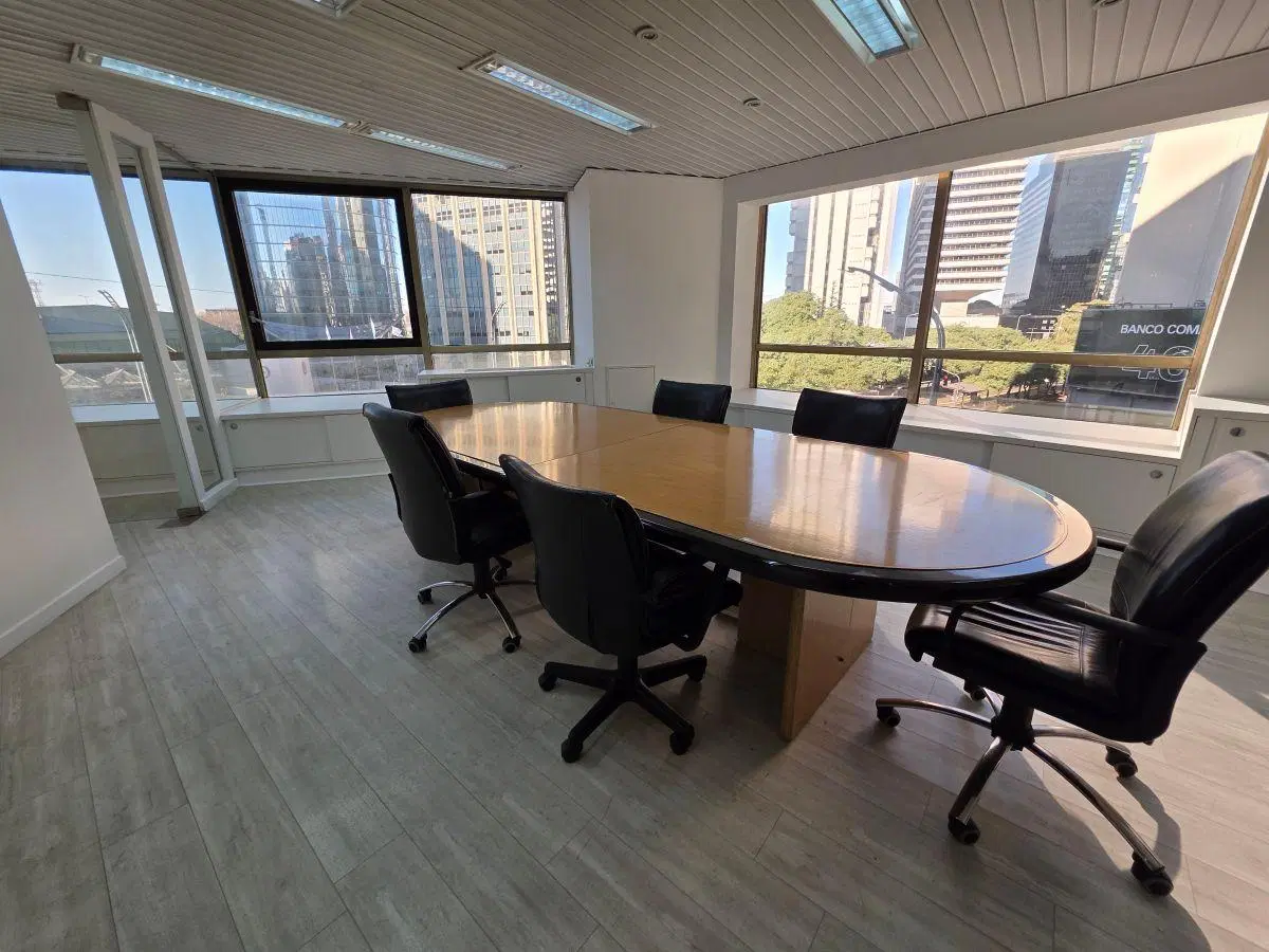Oficina Corporativa con Terraza y 2 Cocheras | Catalinas 1
