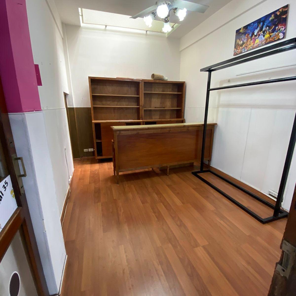 Local en venta en la Galeria Paz Falabella en Lanús Este