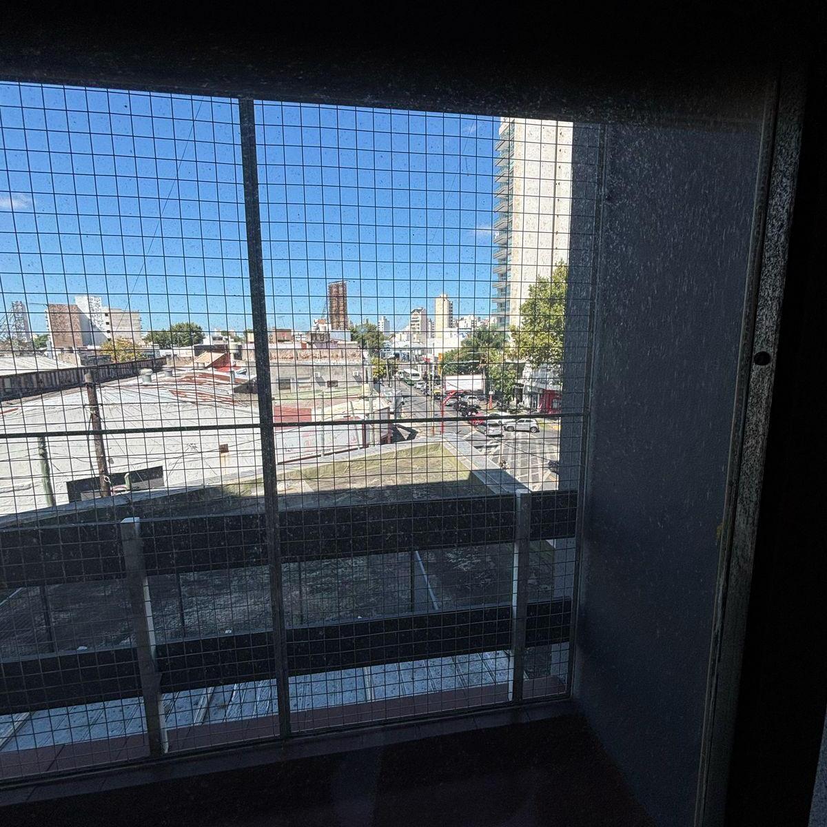 DEPARTAMENTO 4 AMBIENTES EN VENTA- LANUS OESTE