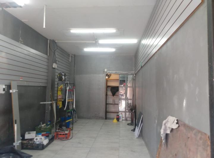 LOCAL EN ALQUILER SOBRE AV. 9 DE JULIO 1511- LANUS ESTE 3