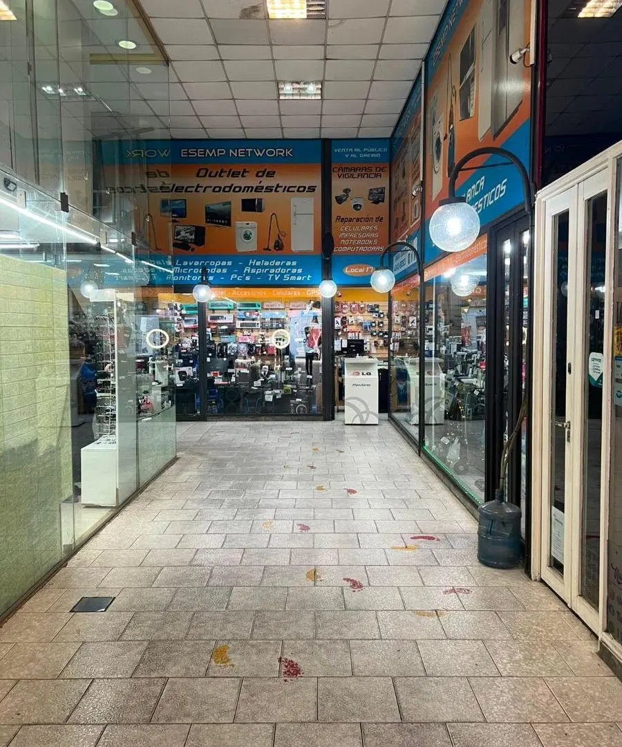 Local en venta: Av. 9 de Julio 1223, Galería Central. 3