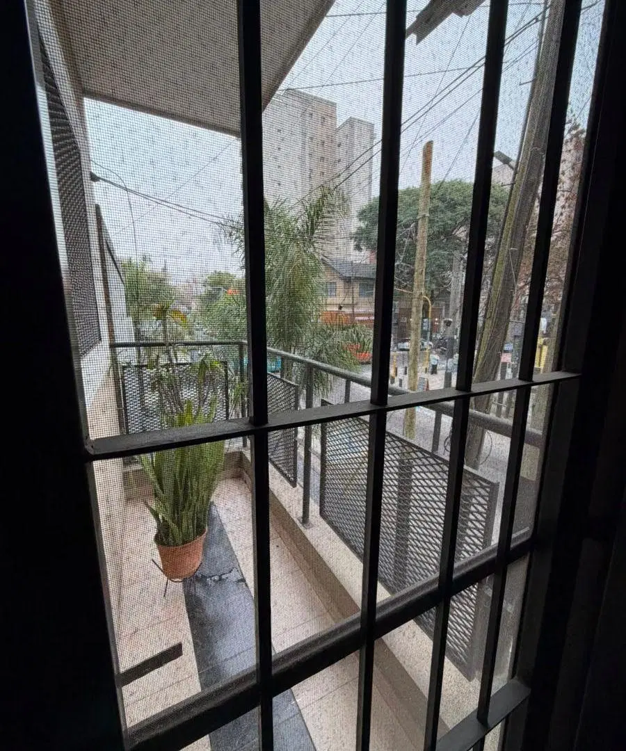 Departamento con 2 dormitorios en alquiler en Lanús Este 8