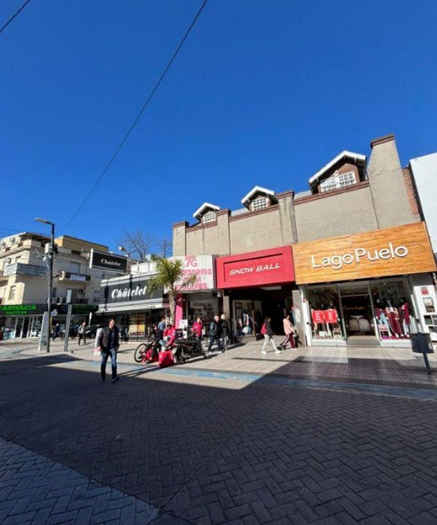 Foto de 3 Locales en alquiler en Lanús Este, imagen 1