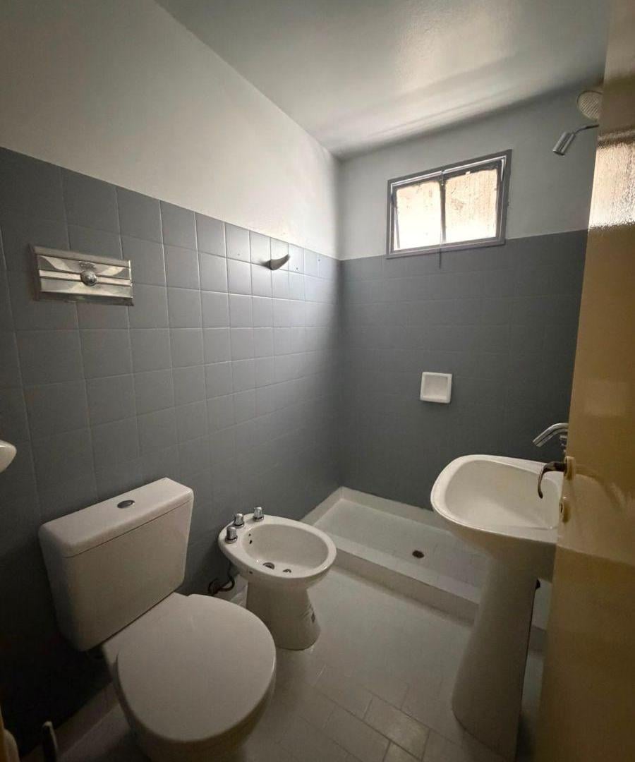 Foto de Departamento de dos ambientes en alquiler en Lanús Oeste, imagen 5