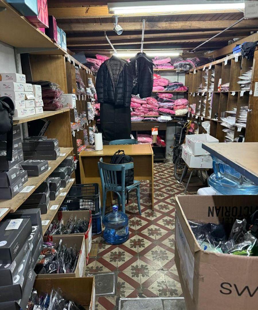 Foto de Local en la segunda cuadra en venta en Lanús Este, imagen 5