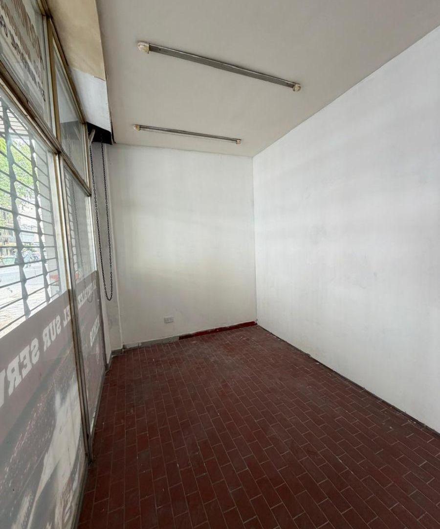 Foto de Local en alquiler en Lanús Este, imagen 2
