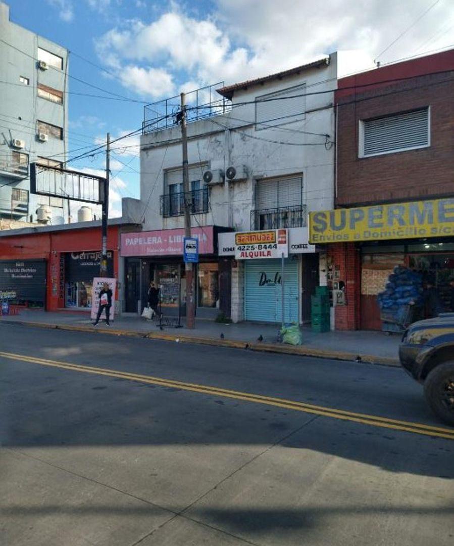 Foto de Local de 26 m² en alquiler en Valentín Alsina, imagen 2