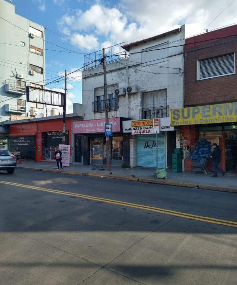 Foto de Local de 26 m² en alquiler en Valentín Alsina, imagen 1