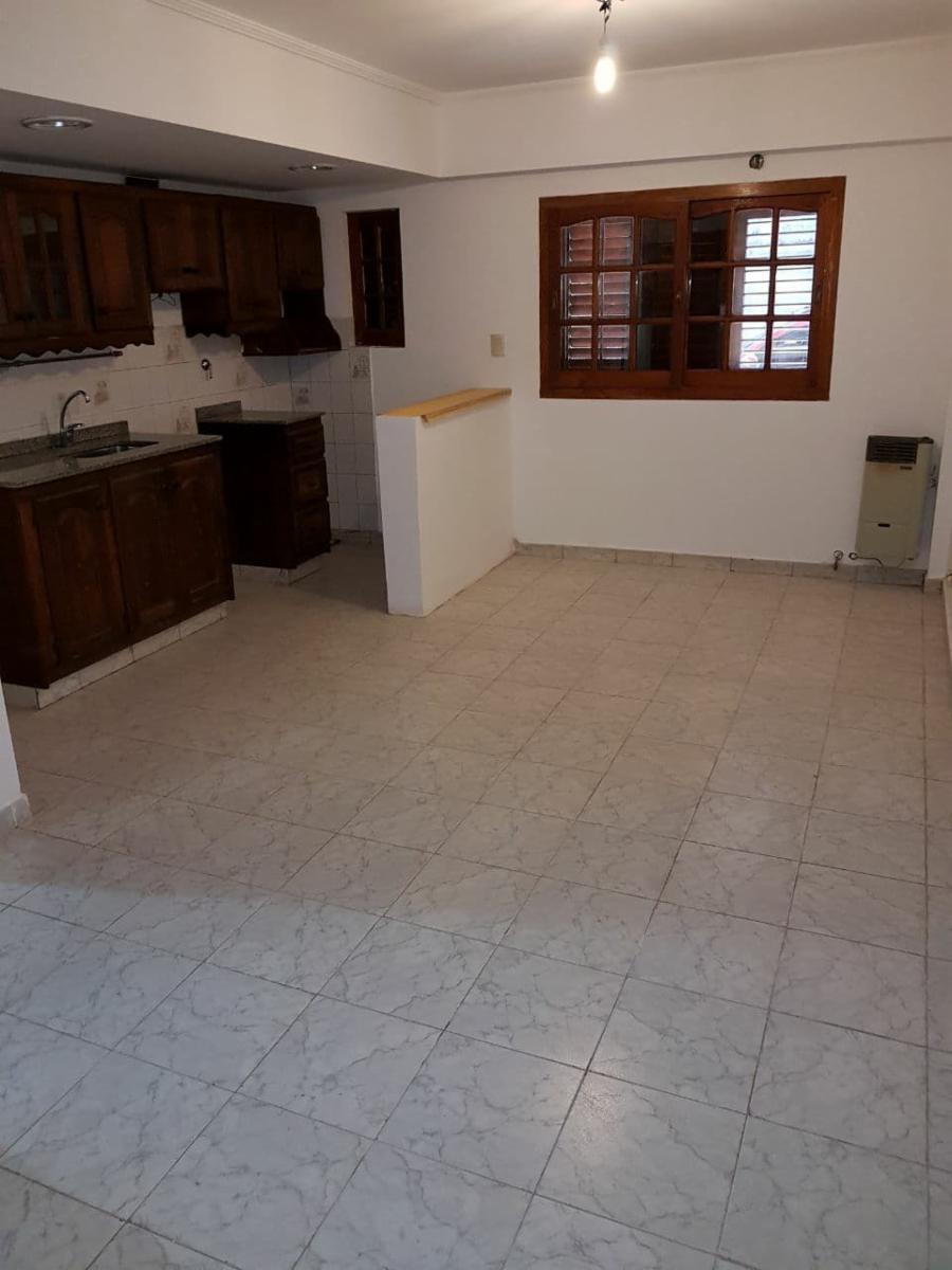 Foto de VENTA DEPARTAMENTO 3 AMBIENTES PLANTA BAJA WILDE. *80*, imagen 2