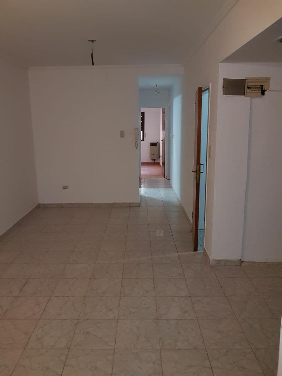 Foto de VENTA DEPARTAMENTO 3 AMBIENTES PLANTA BAJA WILDE. *80*, imagen 4
