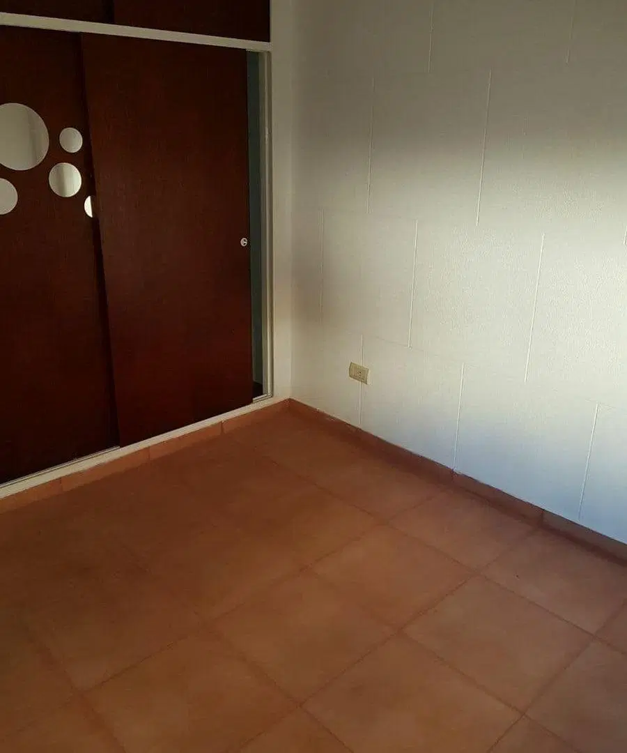 TRES AMBIENTES PLANTA BAJA 5