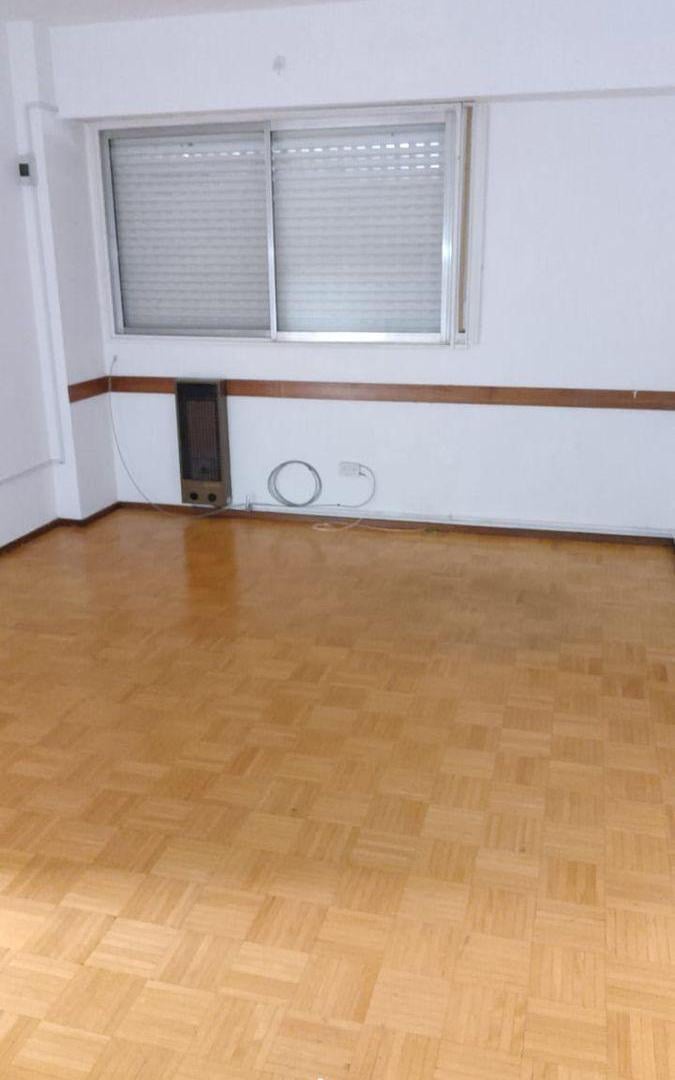 Foto de DEPARTAMENTO EN EXCELENTE ESTADO DE DOS AMBIENTES EN QUILMES, imagen 4