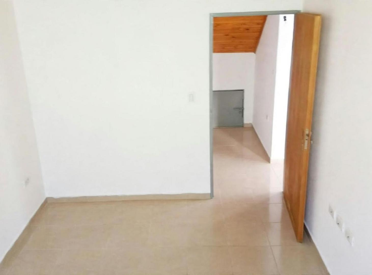 Foto de DOS AMBIENTES PLANTA BAJA CON PATIO Y COCHERA, imagen 3