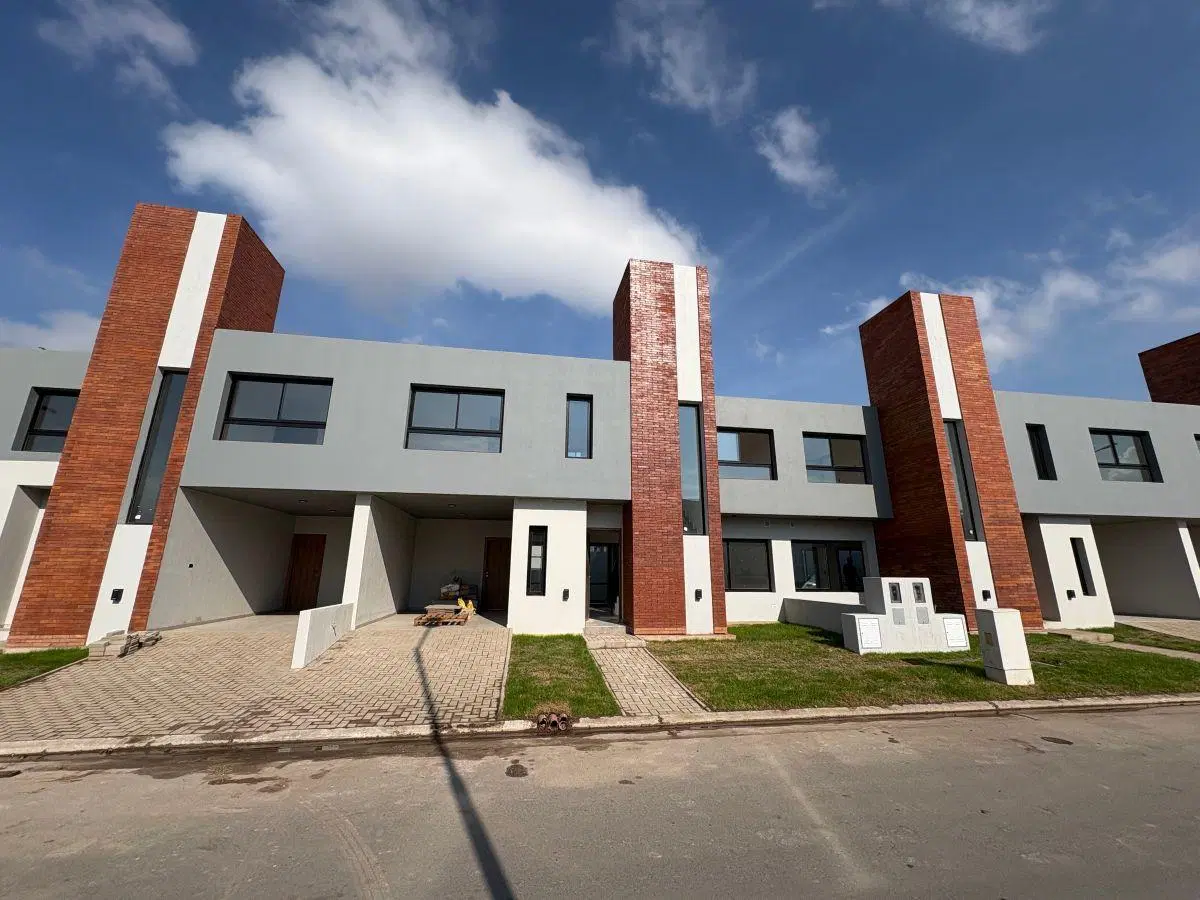 COLINAS DE MANANTIALES 3 DORM A ESTRENAR! EXCELENTE UBICACIÓN! 1
