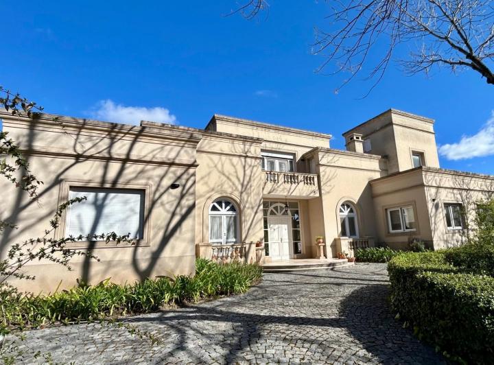 Casa en alquiler en Martindale Country Club 1