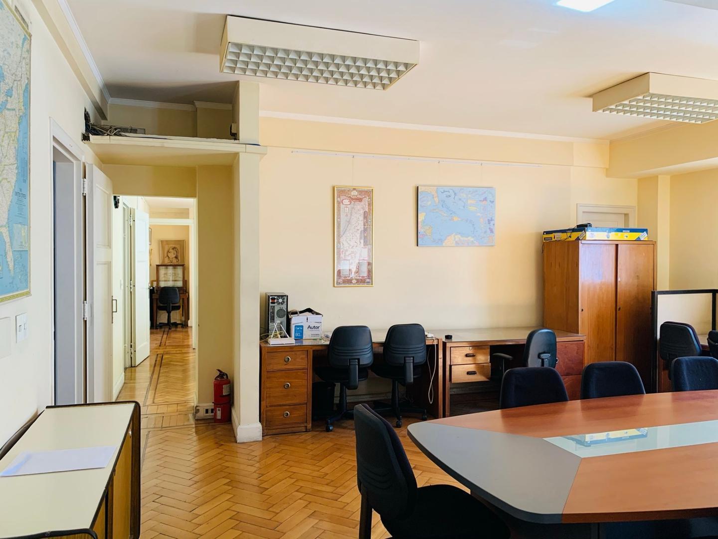 Foto de Roque Saenz Peña 832. Edificio Volta. Oficina, imagen 1