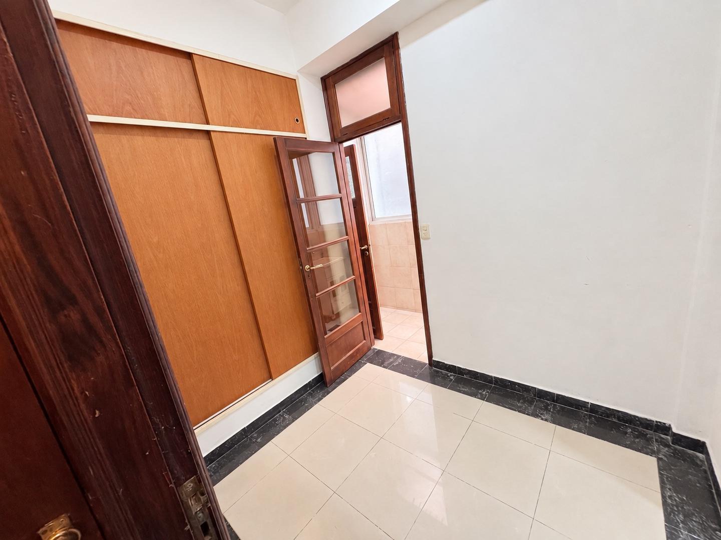 Foto de Oficina 70 m² | 3 despachos + recepción | Vista abierta, imagen 4