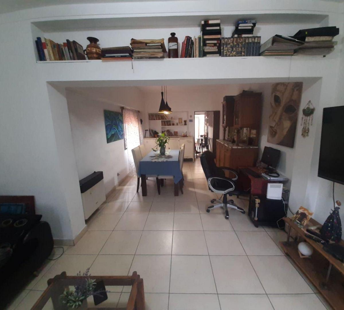 Casa 3 ambientes. | AV. REPUBLICA al 100