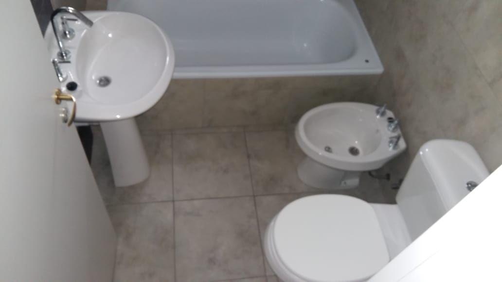 Foto de Departamento 2 ambientes. | AV RIVADAVIA al 12700, imagen 4