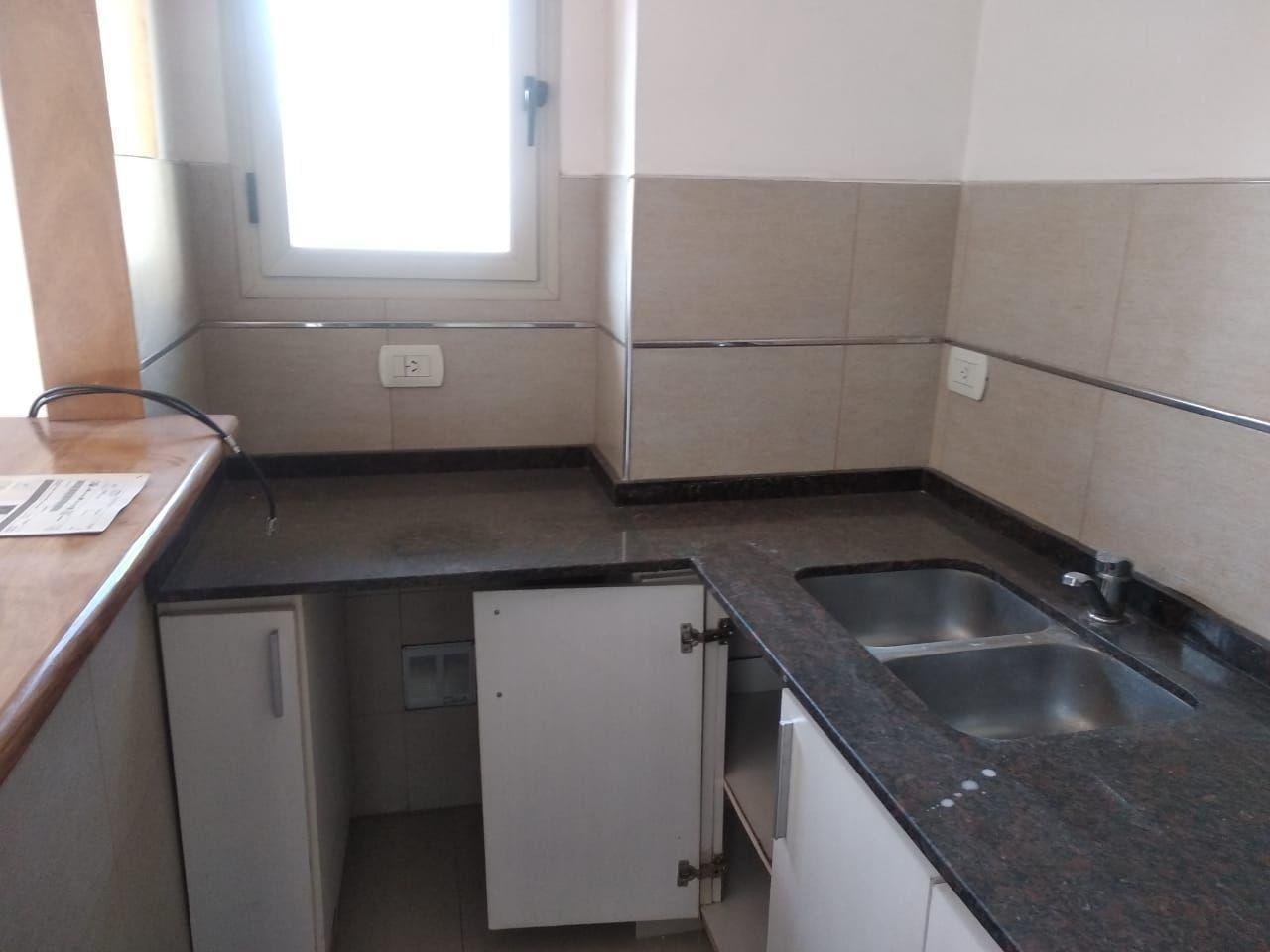 Foto de Departamento reciclado a nuevo con cochera, oportunidad., imagen 1