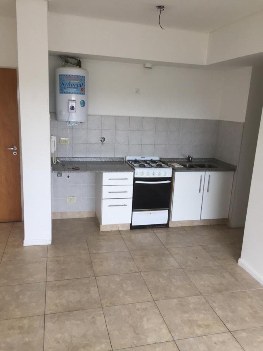 DEPARTAMENTO 2 AMBIENTES - ZONA MORON