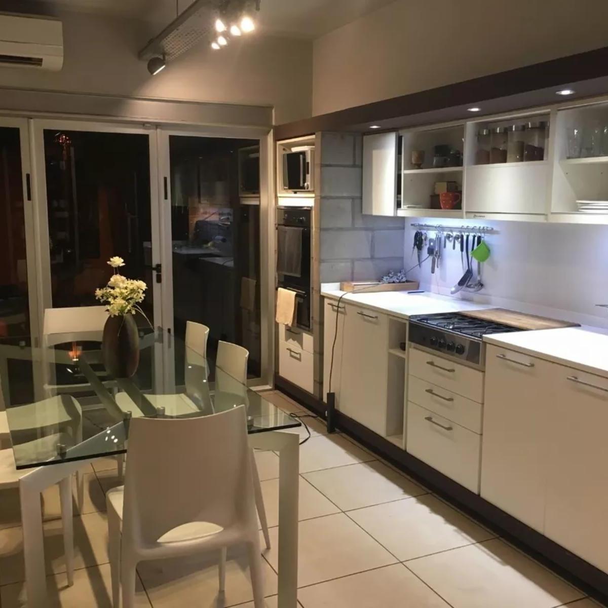 Foto de Venta Triplex 4 ambientes al frente con cochera Ramos Mejia, imagen 2