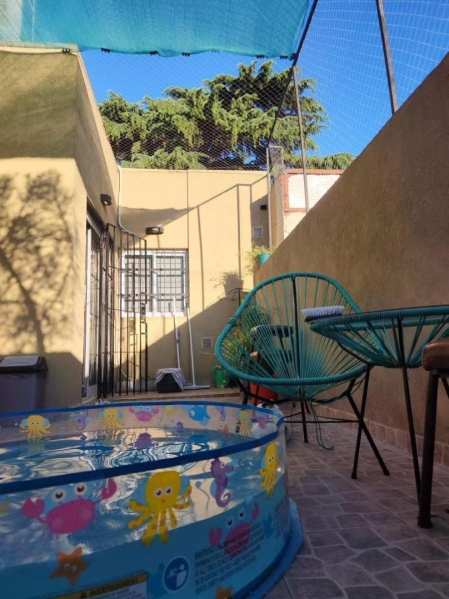 CASA 4 AMBIENTES CON COCHERA Y TERRAZA - ZONA VILLA SARMIENTO