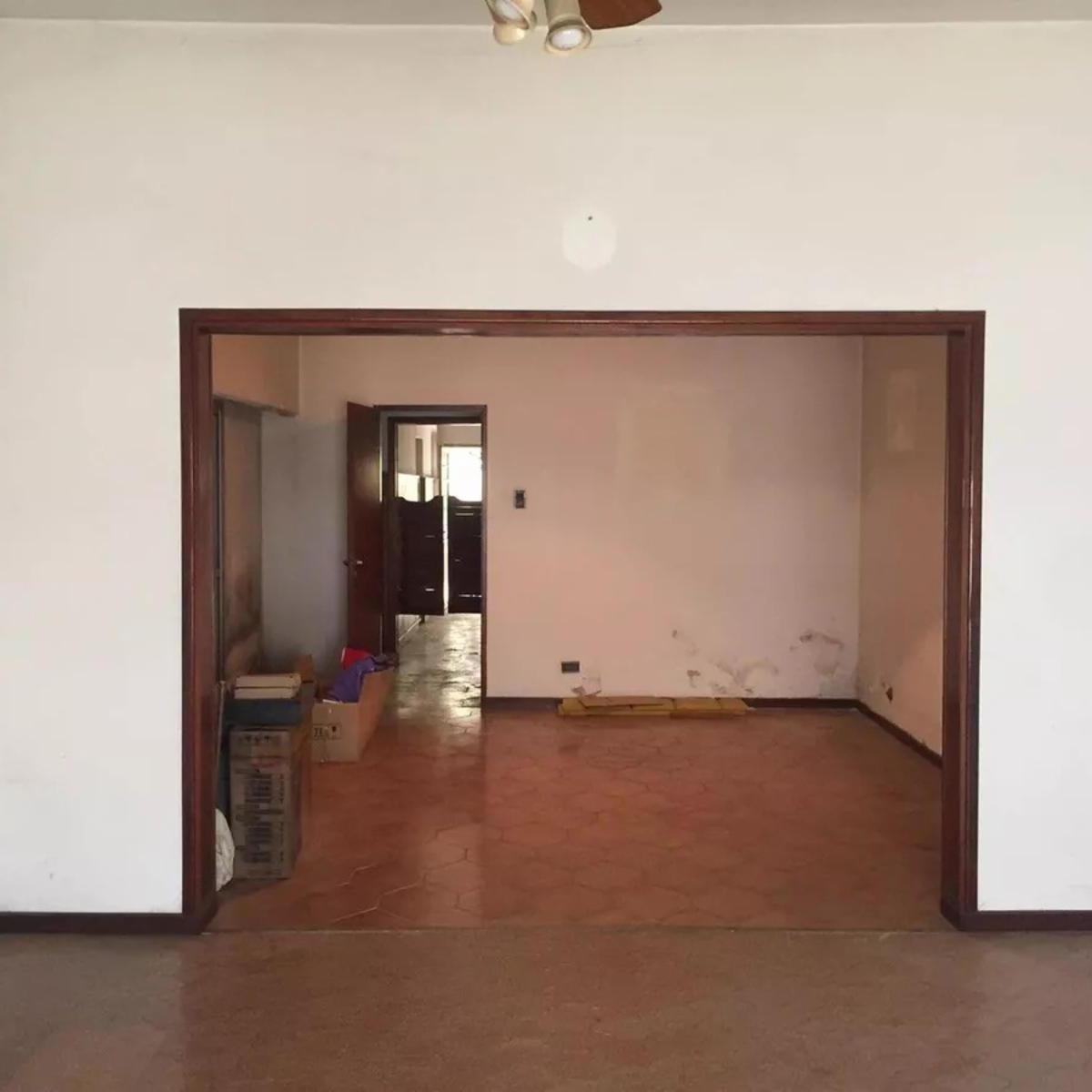 Foto de CASA 3 AMBIENTES A REFRACCIONAR SOBRE LOTE PROPIO LOMAS DE MIRADOR, imagen 5