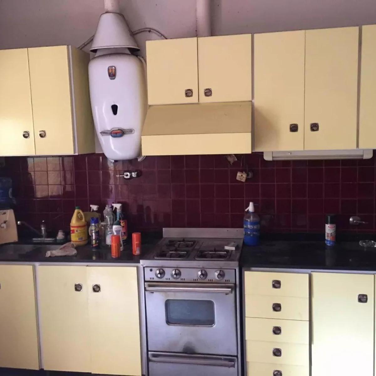 CASA 3 AMBIENTES A REFRACCIONAR SOBRE LOTE PROPIO - LOMAS DE MIRADOR