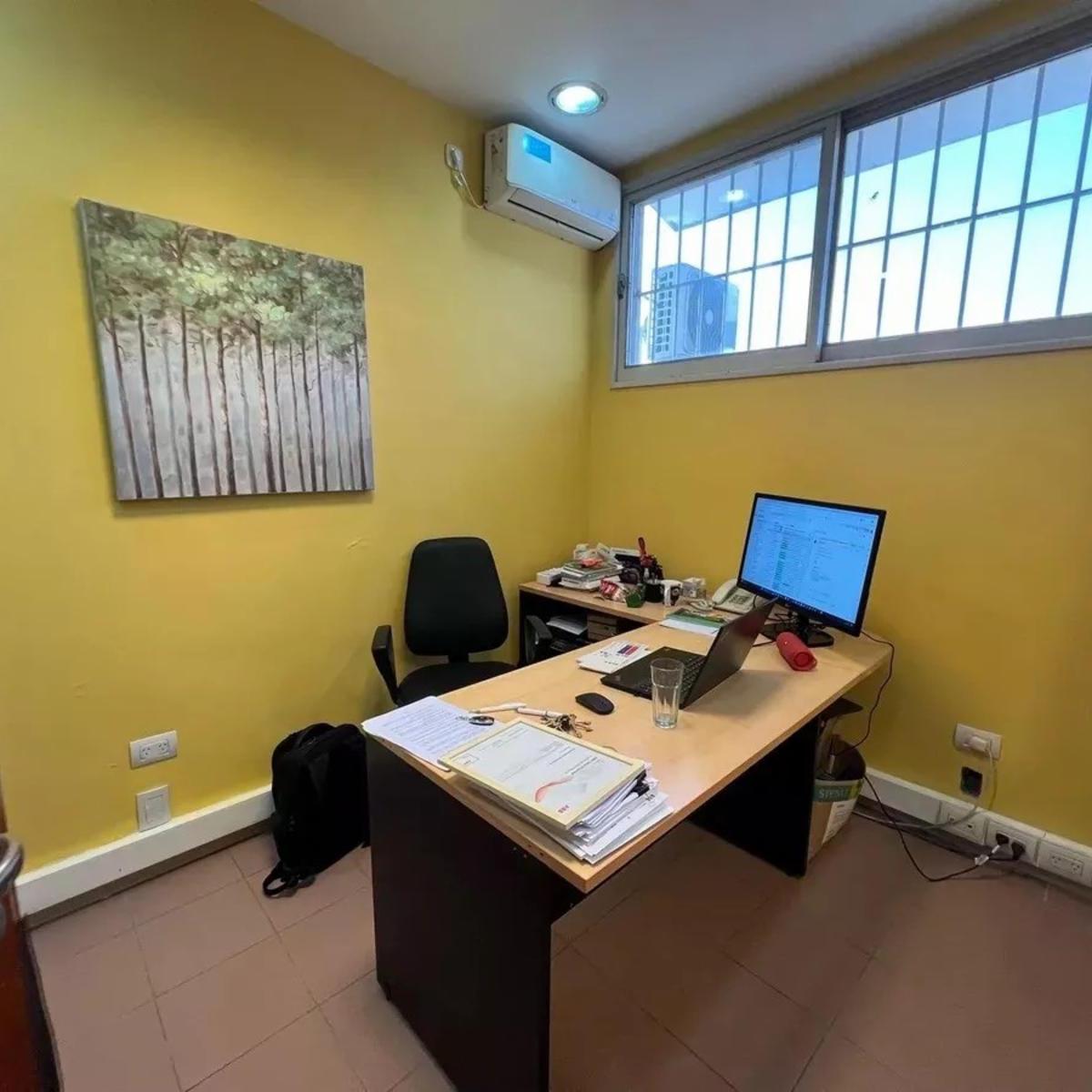 Venta Galpon Comercial con Deposito y Oficina - Castelar 3