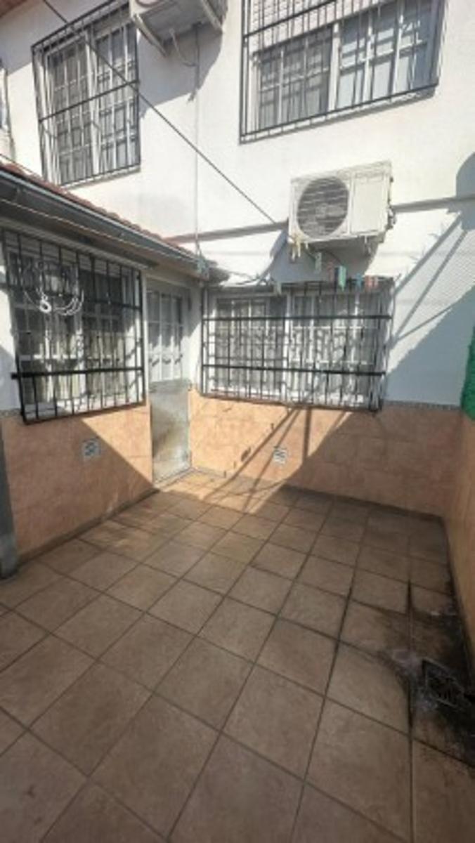 Duplex 4 Ambientes con Patio Cochera San Justo 2