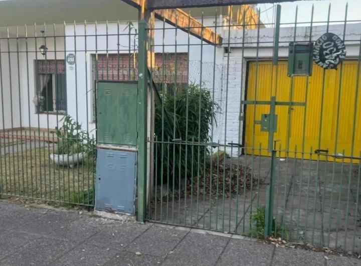 VENTA DOS CASAS IDEAL DOS FAMILIAS/CONSTRUCTOR - ITUZAINGO 2
