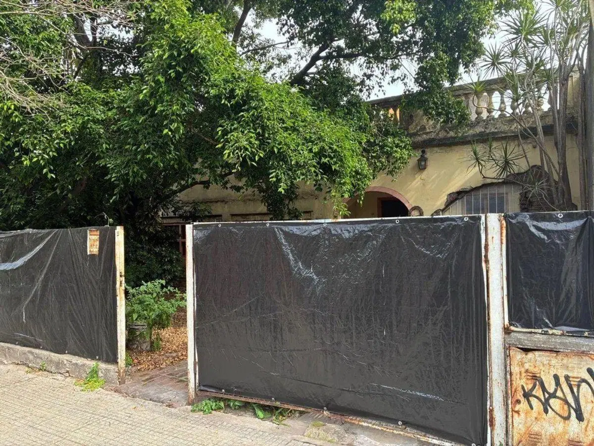 VENTA CASA ANTIGUA A REMODELAR TERRENO LOTE RAMOS MEJIA 2
