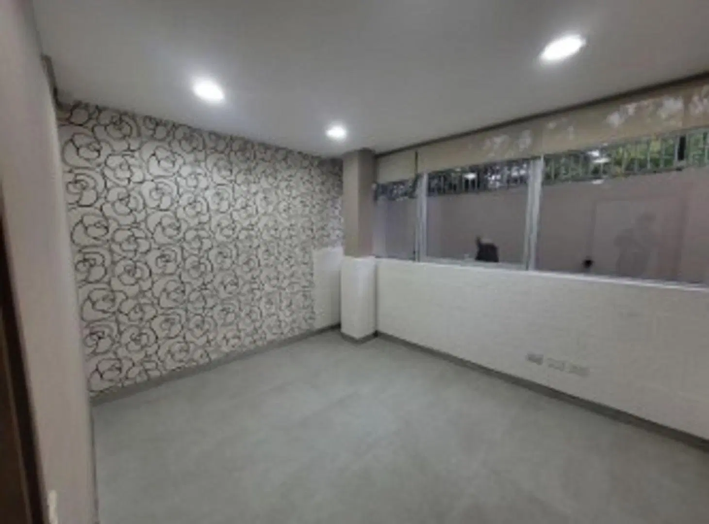 ALQUILER - OFICIINA COMERCIAL PARQUE LELOIR 4