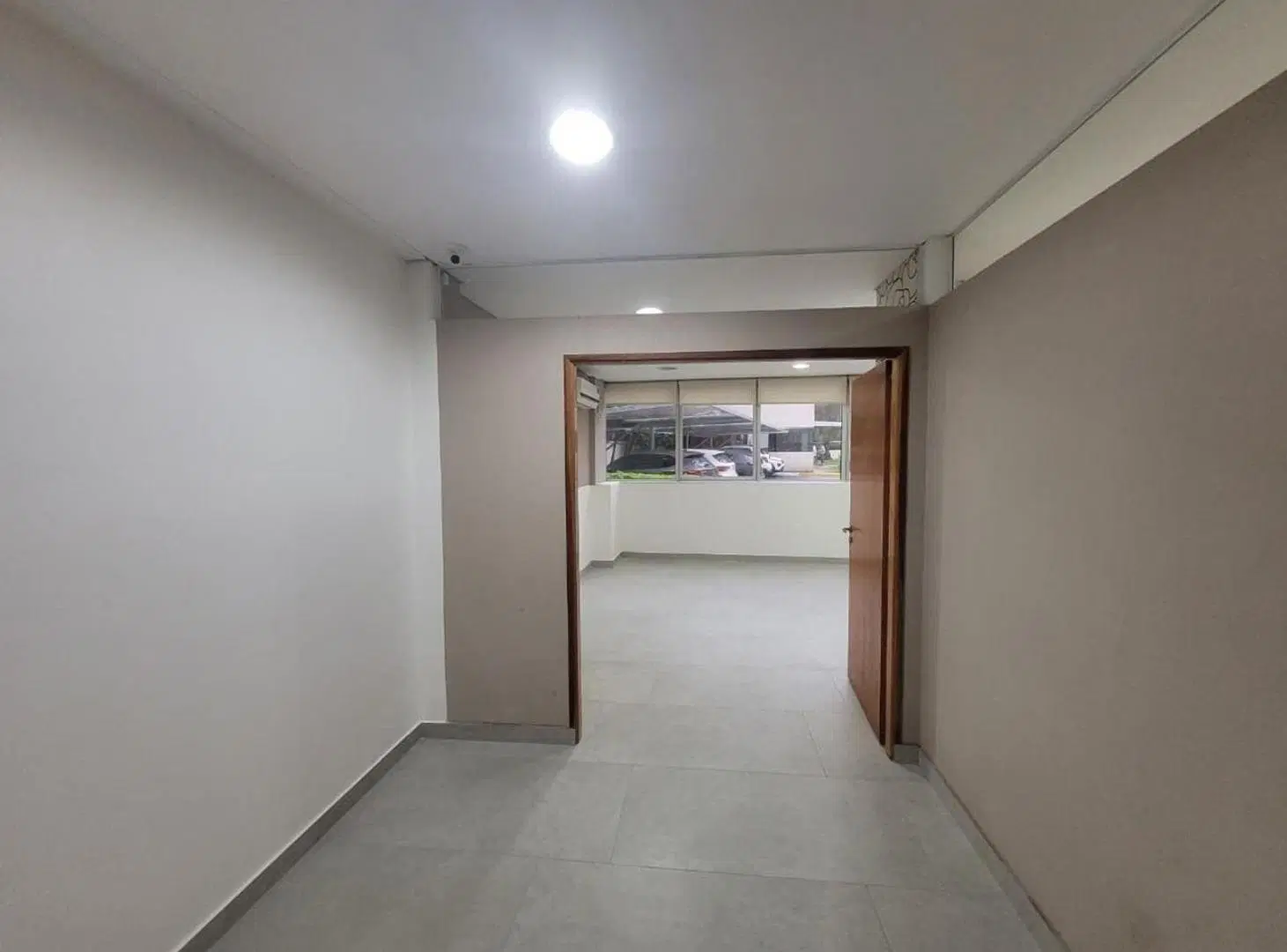 ALQUILER - OFICIINA COMERCIAL PARQUE LELOIR 5