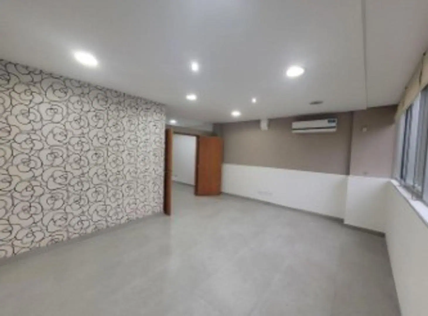ALQUILER - OFICIINA COMERCIAL PARQUE LELOIR 8