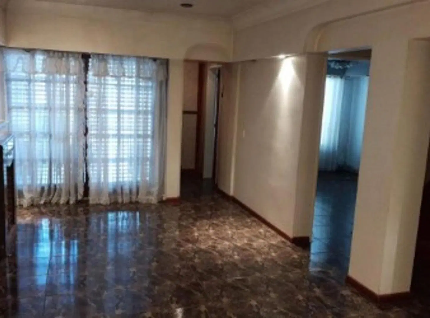 VENTA CASA 5 AMBIENTES CON COCHERA,QUINCHO Y PILETA MORON 8
