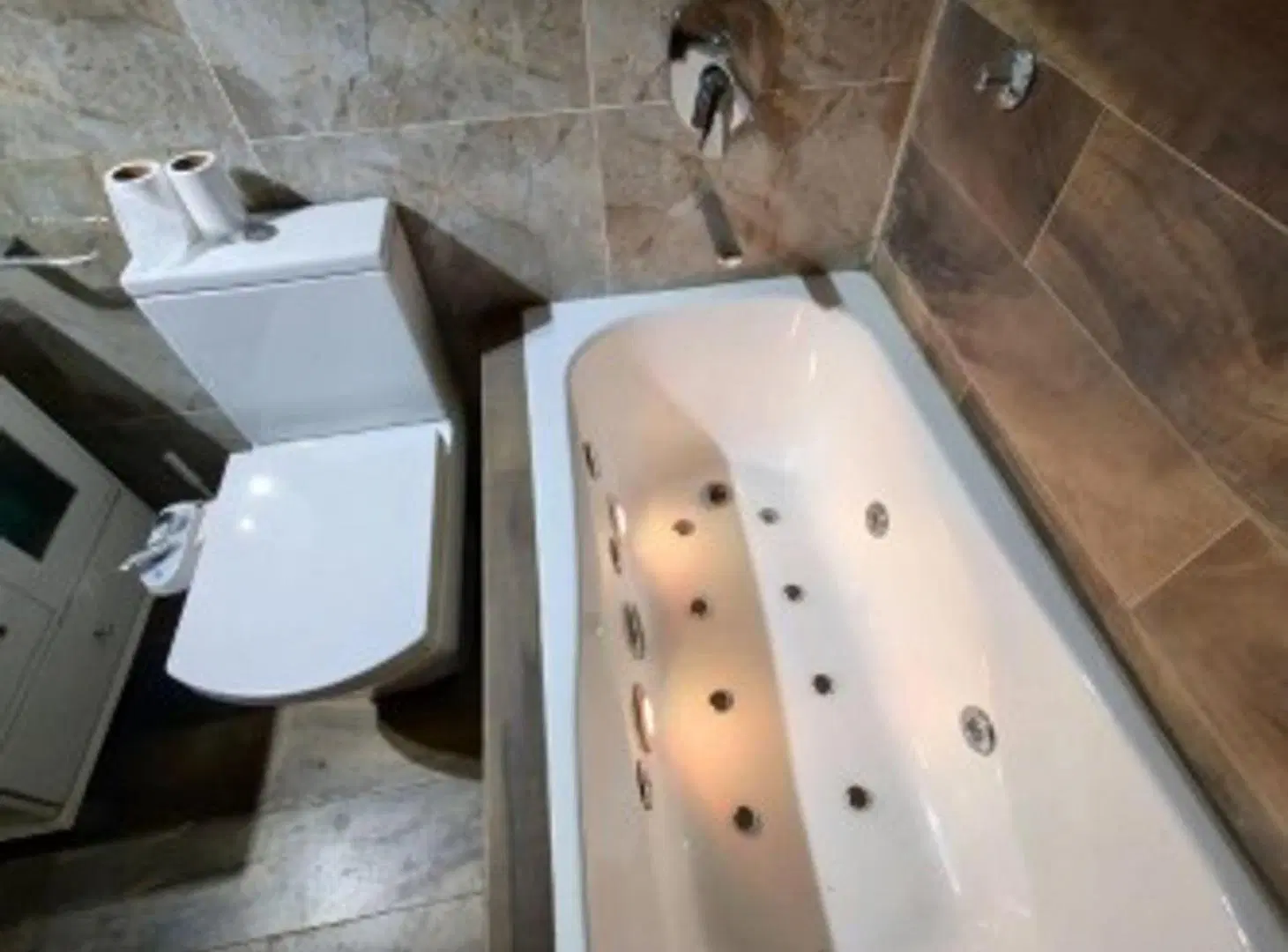 VENTA CASA 5 AMBIENTES CON COCHERA,QUINCHO Y PILETA MORON 3