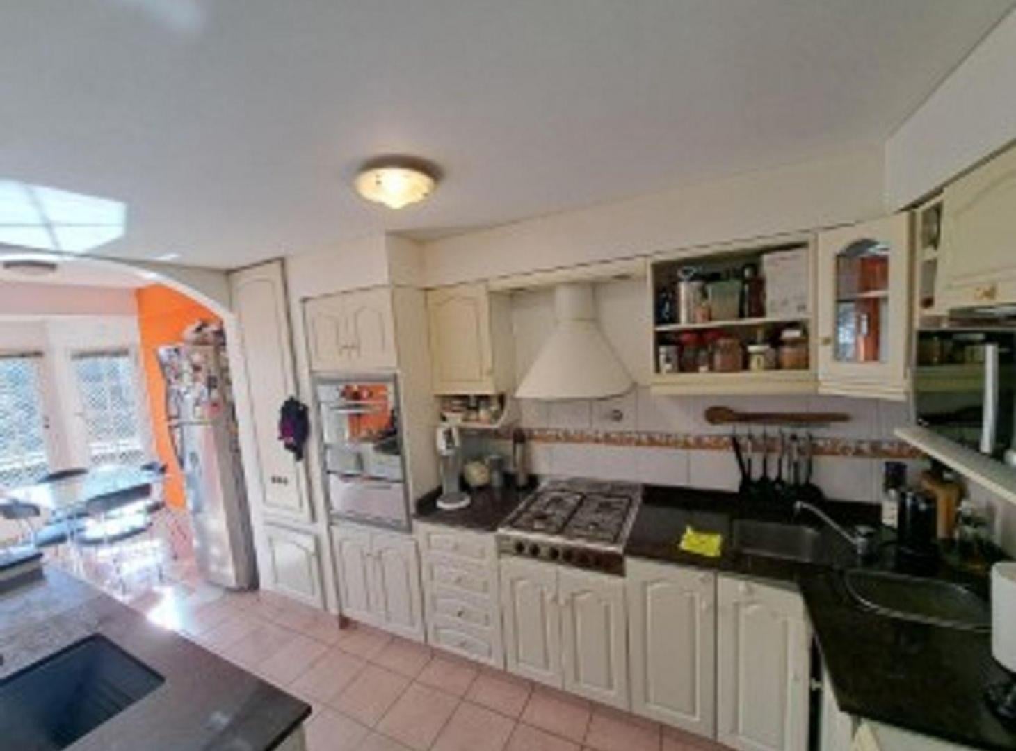 Foto de VENTA - DEPARTAMENTO 4 AMBIENTES CON BALCON Y COCHERA RAMOS MEJIA, imagen 1