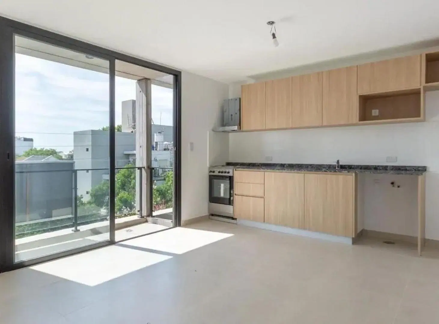 VENTA - DEPARTAMENTO SEMI PISO DOS AMBIENTES A ESTRENAR CON BALCON MORON 3