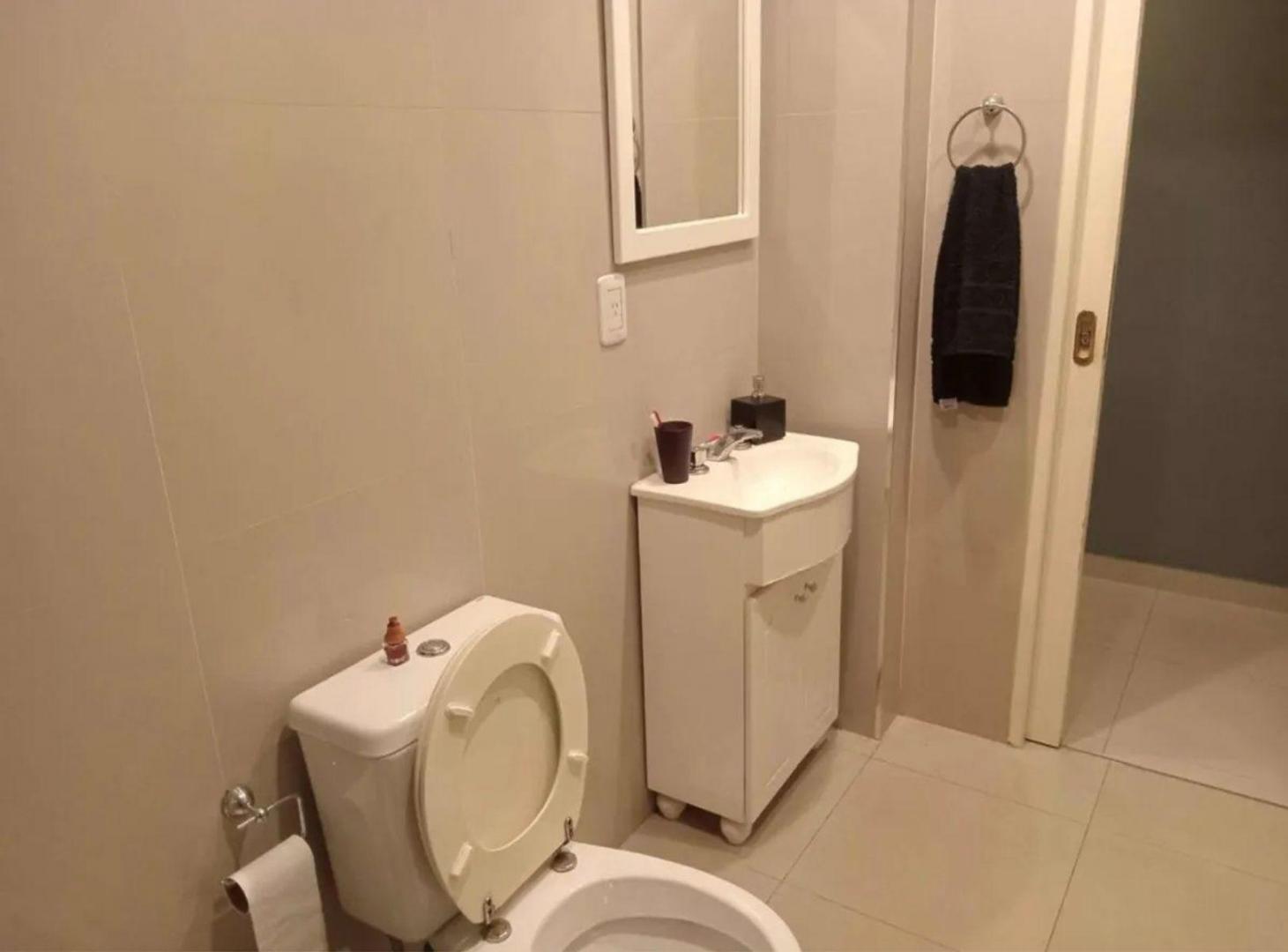 Foto de VENTA - DEPARTAMENTO 2 AMBIENTES CON COCHERA CUBIERTA RAMOS MEJIA, imagen 5