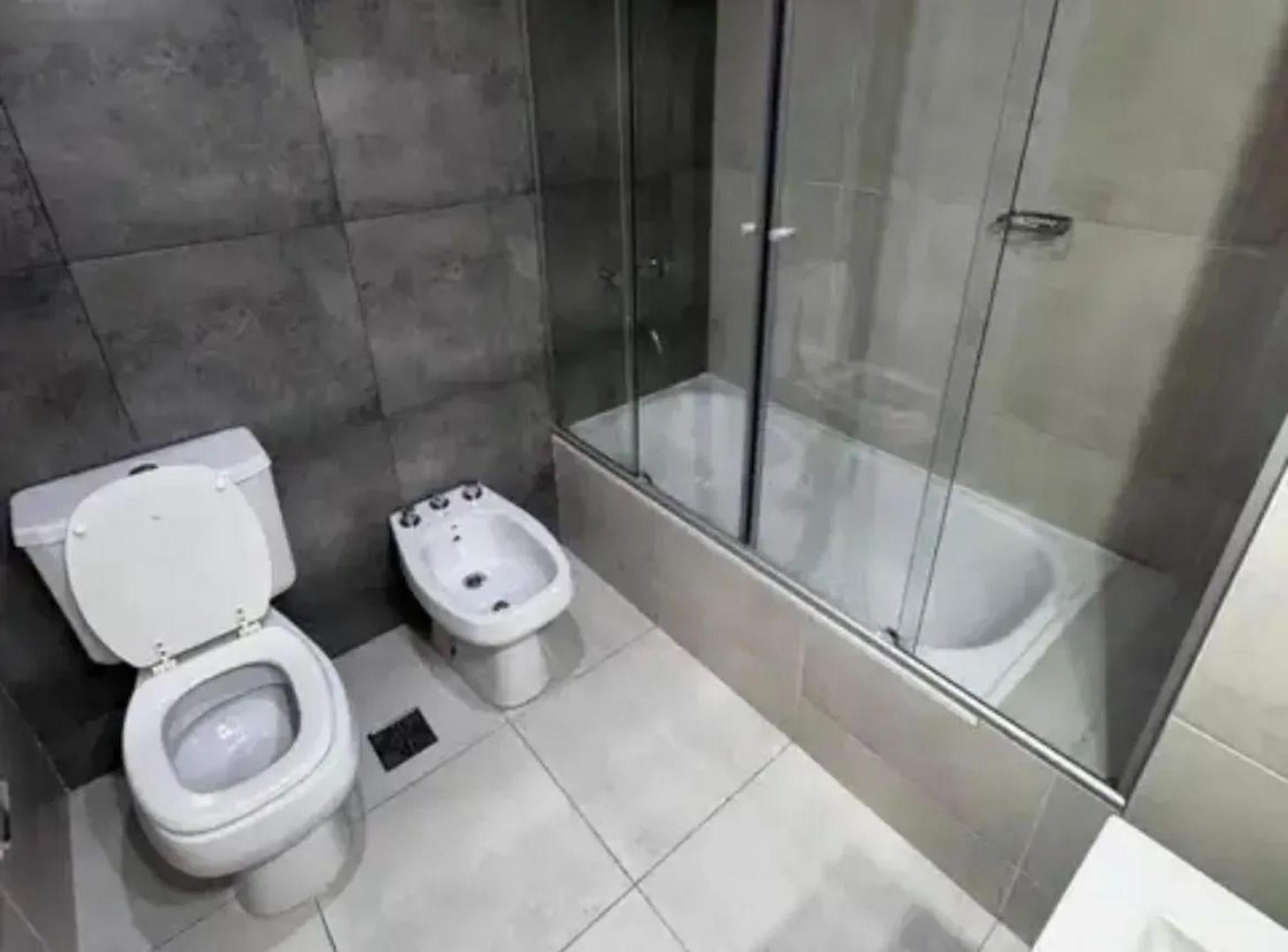 Foto de ALQUILER - DEPARTAMENTO MONOAMBIENTE CON BALCON MORON, imagen 2